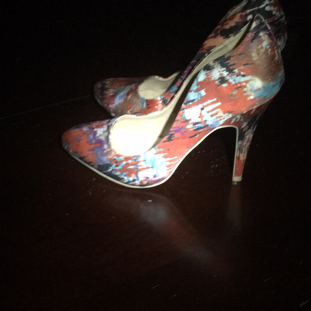 Shoes - Picture 2 of 3